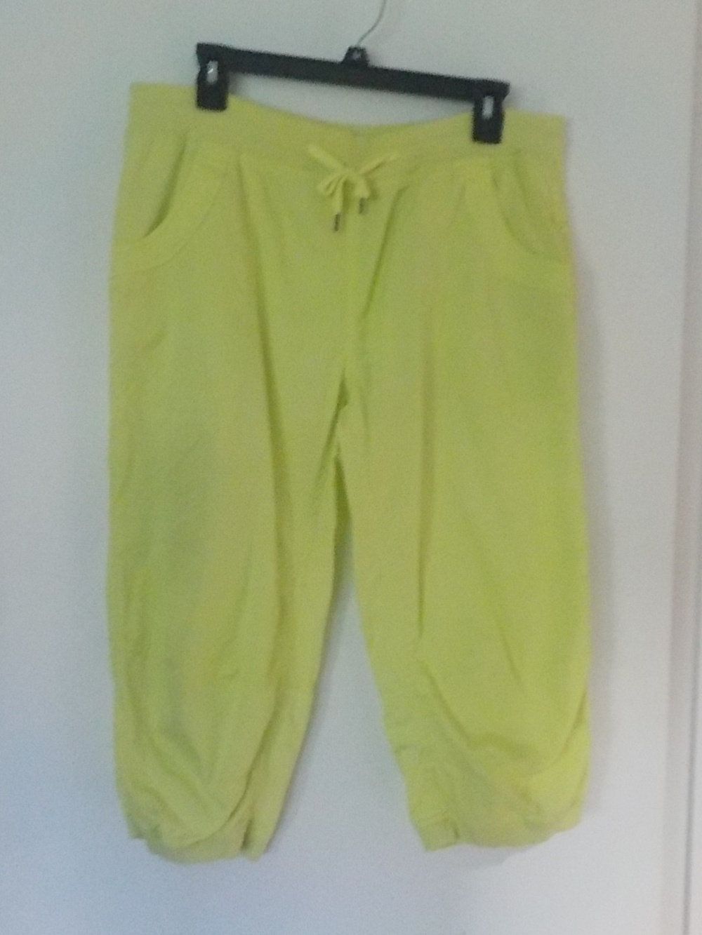 Lime Capri Pants (NWOT)